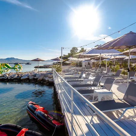 Brown House & 4* Trogir