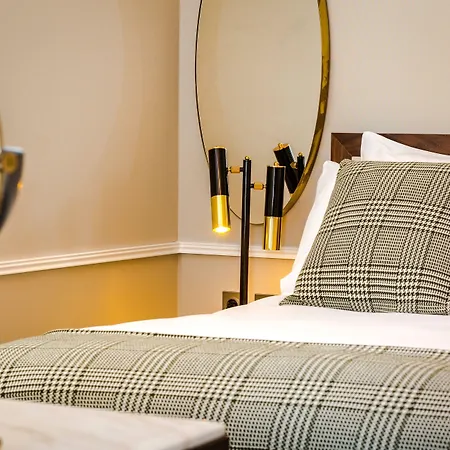 Hotel Brown House & Trogir