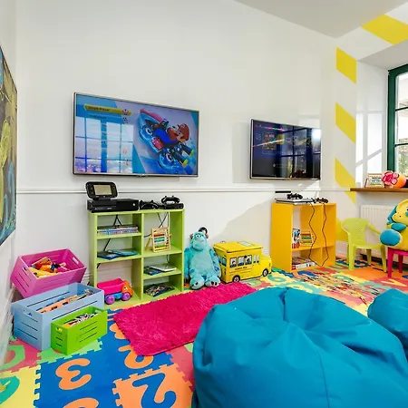 Szálloda Brown House & 4*