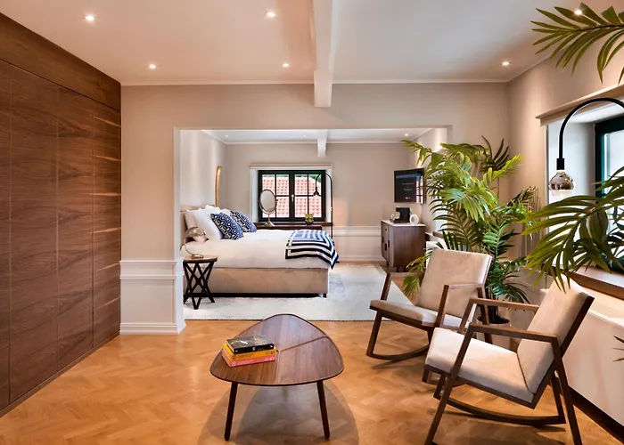 Hotel Brown House & Trogir