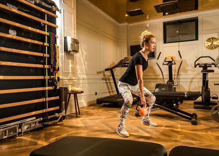 Hotel Brown House & 4*