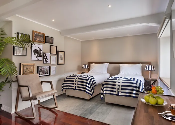 Brown House & Hotel Trogir