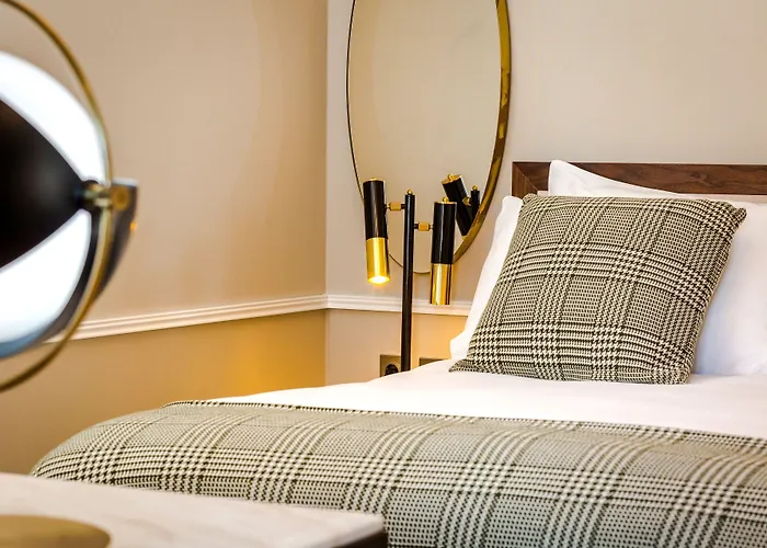 Hotel Brown House & Trogir