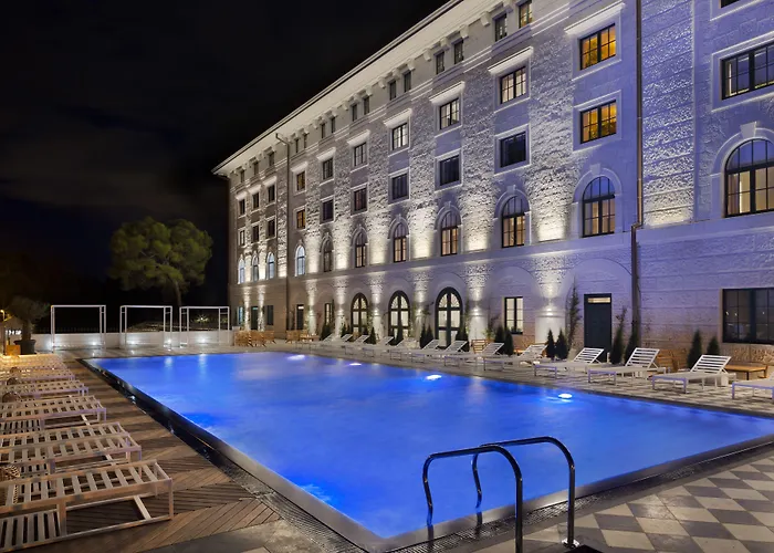 Brown House & Trogir