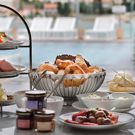 Hotel Brown House & Trogir