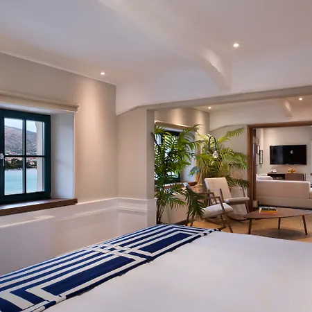 Brown House & Hotel Trogir