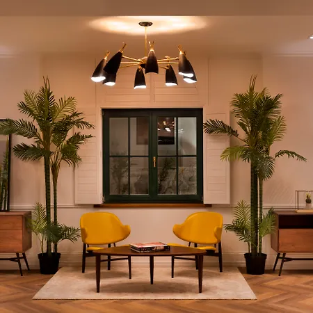 Ξενοδοχείο Brown House &