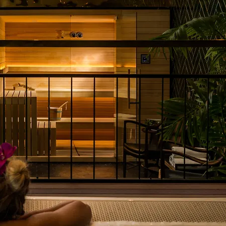 Hotel Brown House &