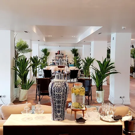 Hotel Brown House &