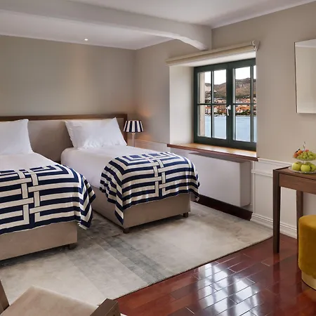 Brown House & Hotel 4*