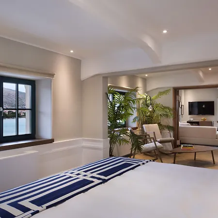 Hotel Brown House &