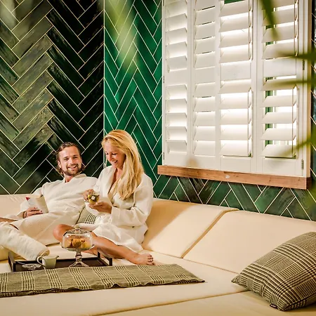 Hotel Brown House & 4*