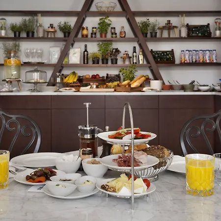 Brown House & Trogir