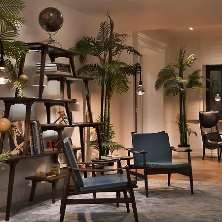 Brown House & Hotel 4*