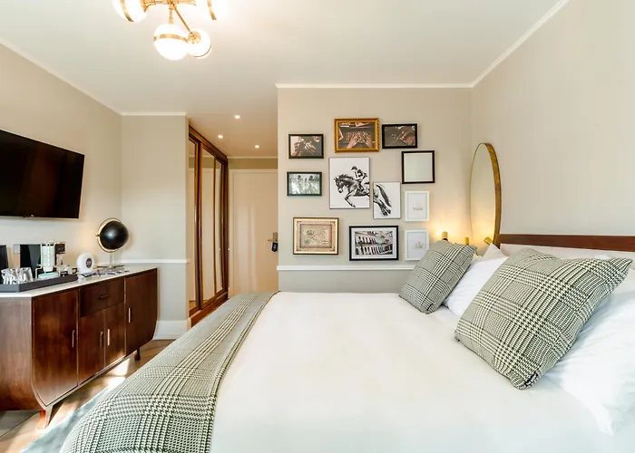 Brown House & Hotel Traù