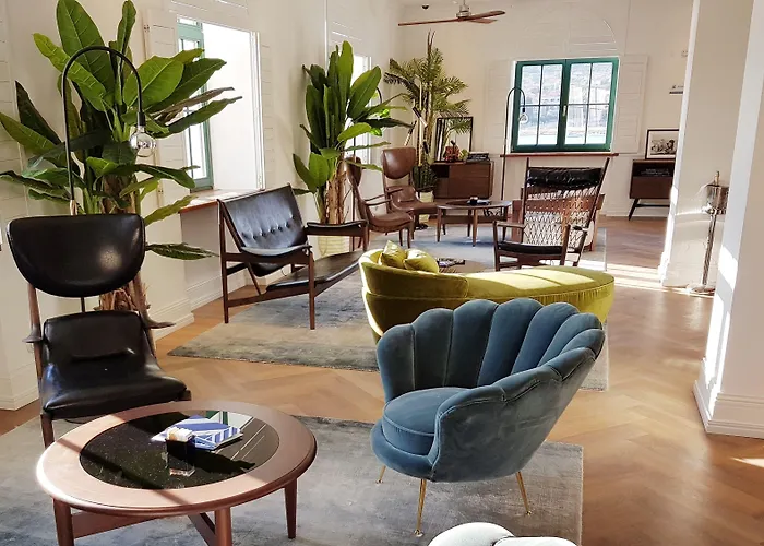 Ξενοδοχείο Brown House & 4*