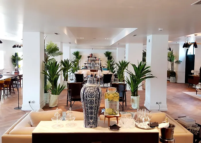 Ξενοδοχείο Brown House &