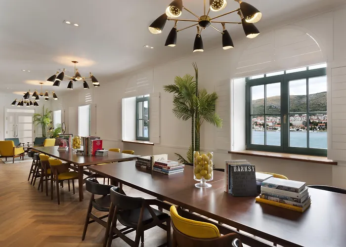 Brown House & Ξενοδοχείο